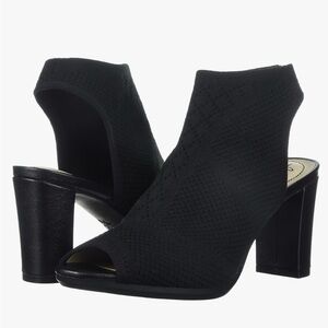 Life Stride Alita stretchy sandal! Brand new! Size 6.5